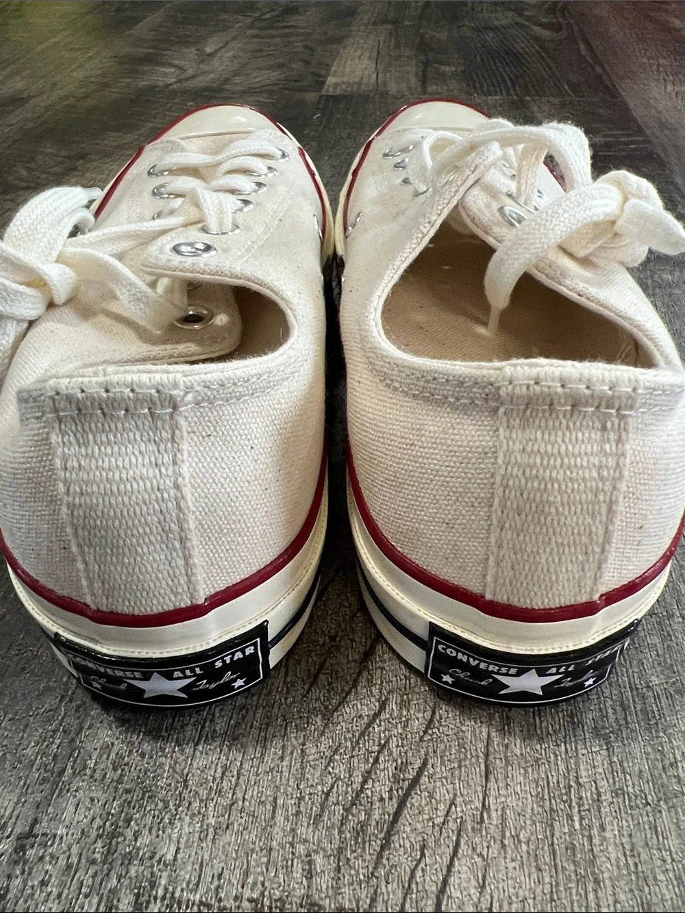 Brand new Converse Low-Top Sneakers with Red trim Size 7 women’s Size 5 mens - Picture 4 of 7